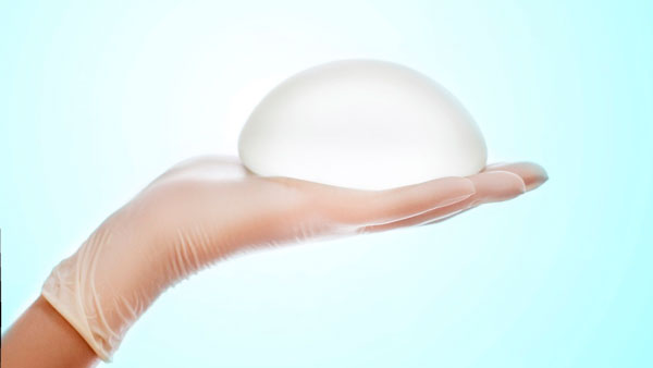 Recambio de protesis mamarias en Soloestetica